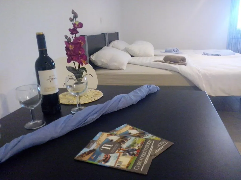 Apartments A-Mol Zadar 0*,
